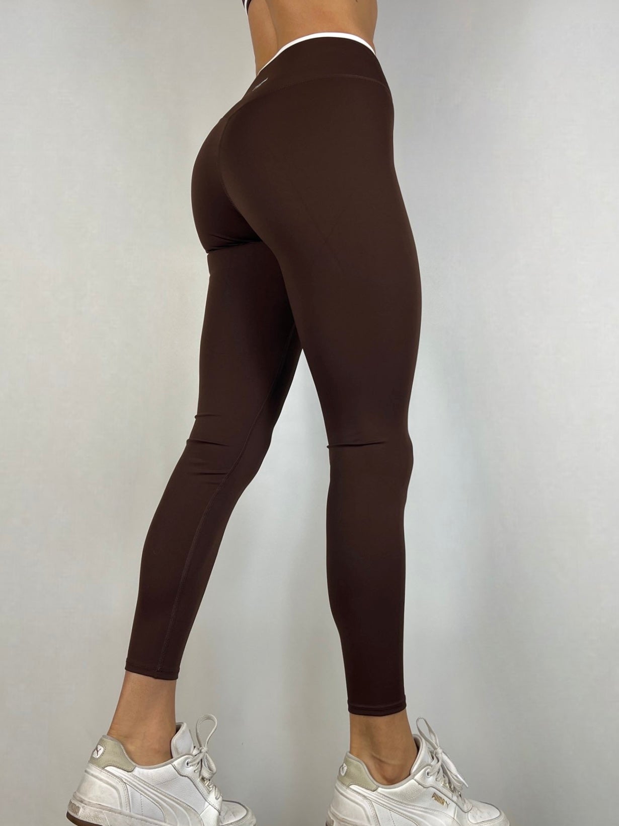 Brown Contrast V leggings