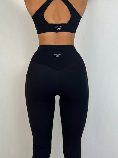 Black Essence leggings with pockets